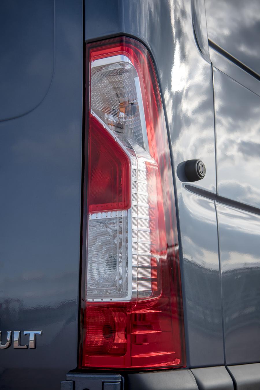 Детали экстерьера Renault Master L3H2 Van 2019 года  (UK) (фото 6 из 42)